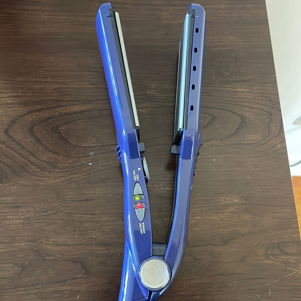 Flat iron for WET hair!